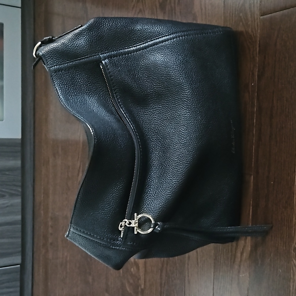 Salvatore Ferragamo Ally Hobo Black Leather Bag